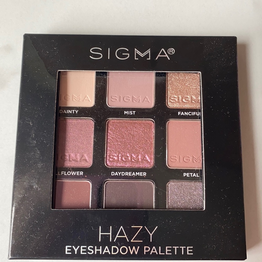 Sigma Hazy eyeshadow palette